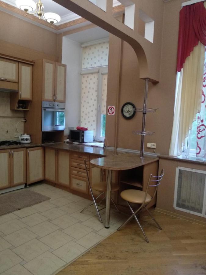 Центр, Євгена Коновальця, 3 Daire Lutsʼk Dış mekan fotoğraf