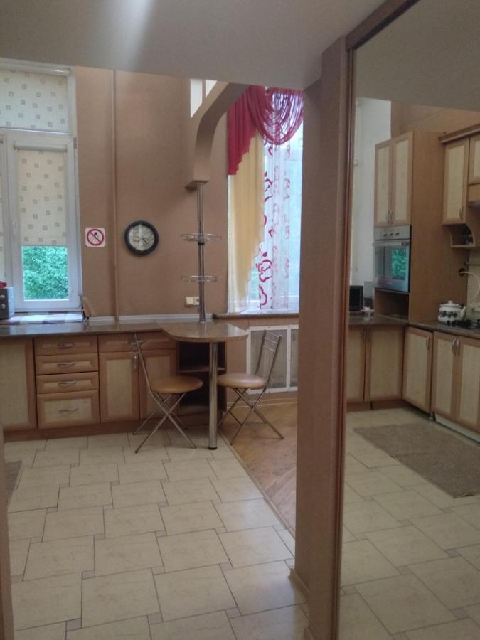 Центр, Євгена Коновальця, 3 Daire Lutsʼk Dış mekan fotoğraf